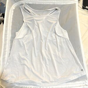 casual white workout tank EUC